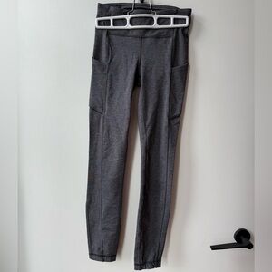 Lululemon dark grey leggings in amazing condition 25”